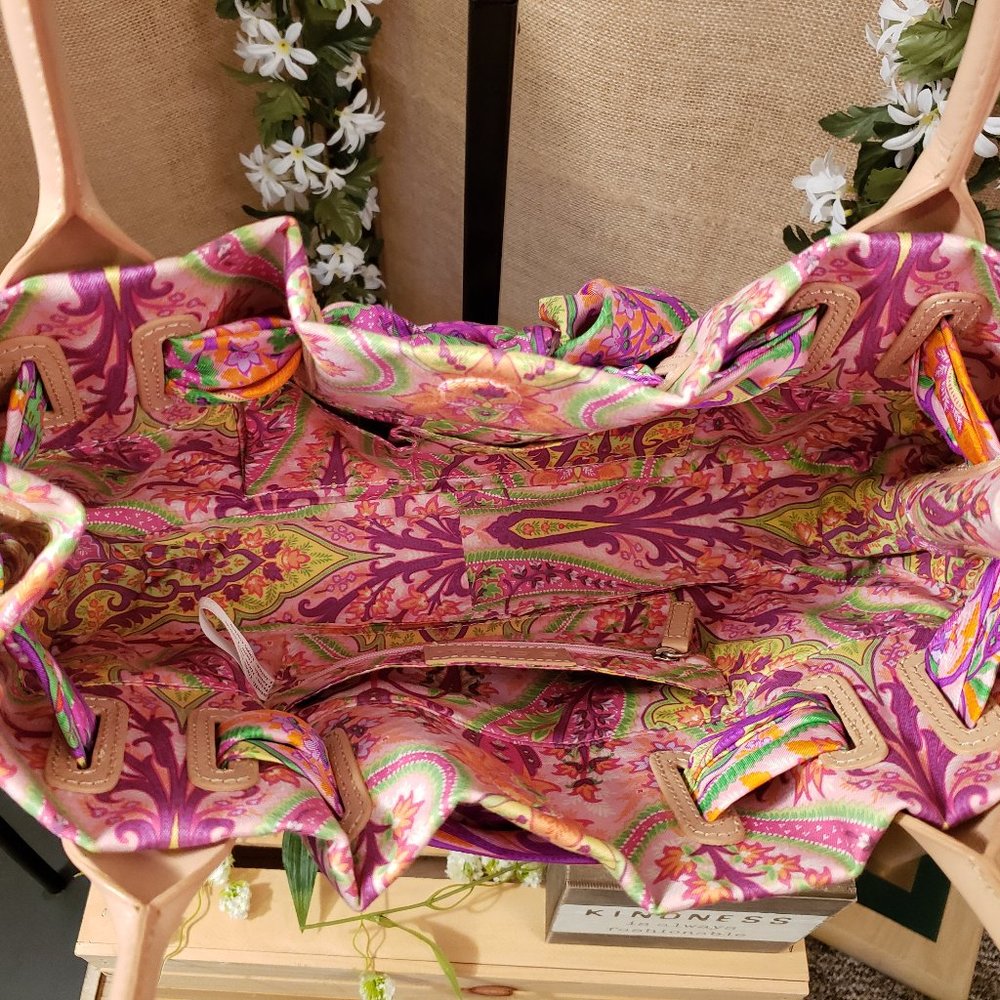 Echo Handbag - Picture 16 of 16